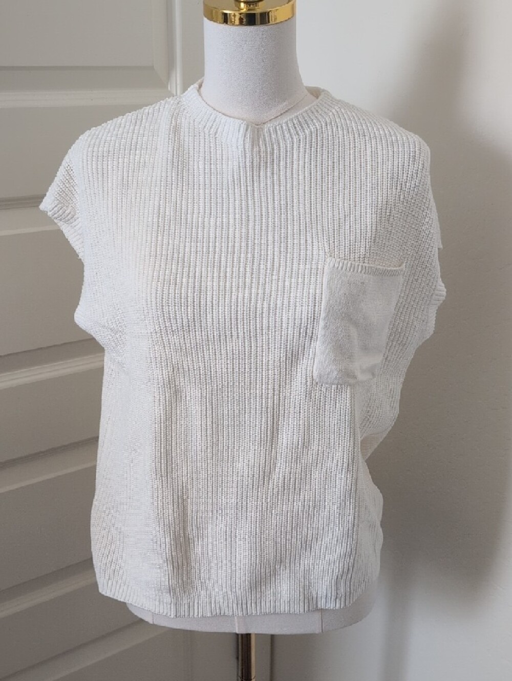 KIRUNDO Cap Sleeve Knit Sweater with Front Pocket White Size Medium NWT - Picture 2 of 9